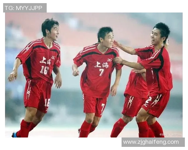 在那个瞬间我发现自己深深爱上了足球明星的魅力与激情